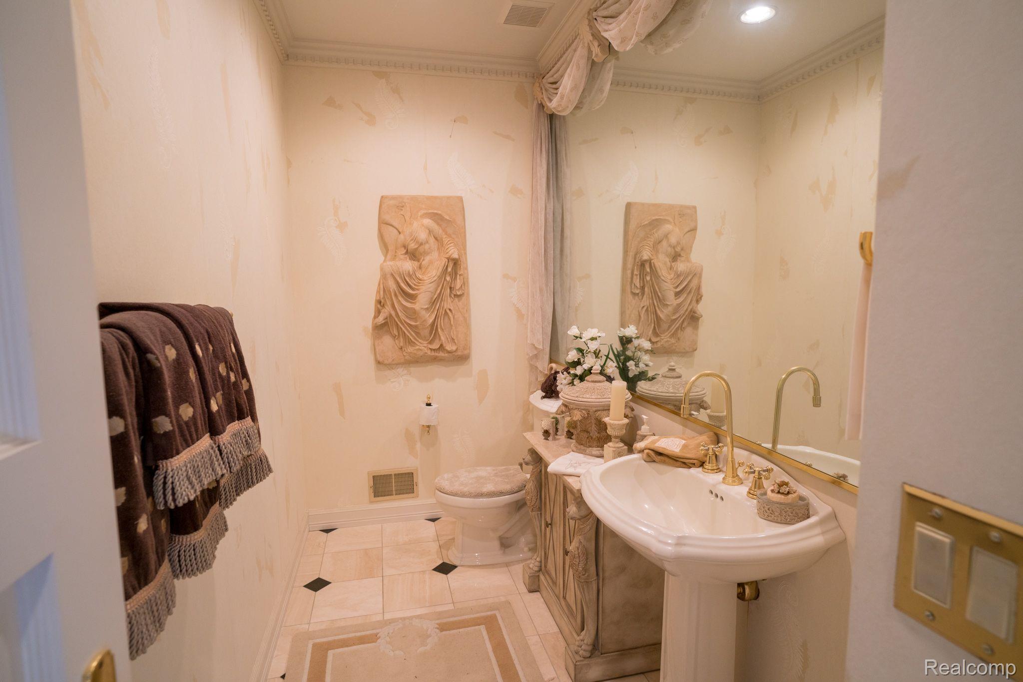 8543 Bridge Road Grosse Ile, MI 48138 - Photo 20 of 53 Main Floor Half Bath