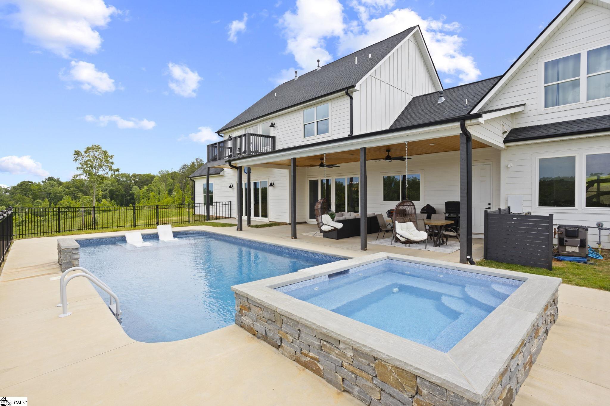 6850 Mountain View Road Taylors, SC 29687 - Photo 3 of 50 Gallery Image 3