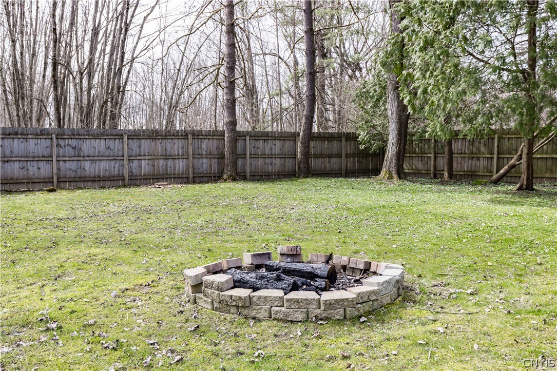 7476 Murray Drive Cicero, NY 13039 - Photo 26 of 29