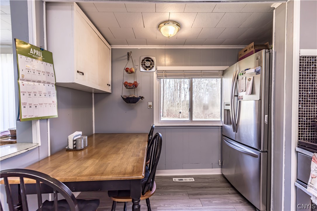 7476 Murray Drive Cicero, NY 13039 - Photo 6 of 29