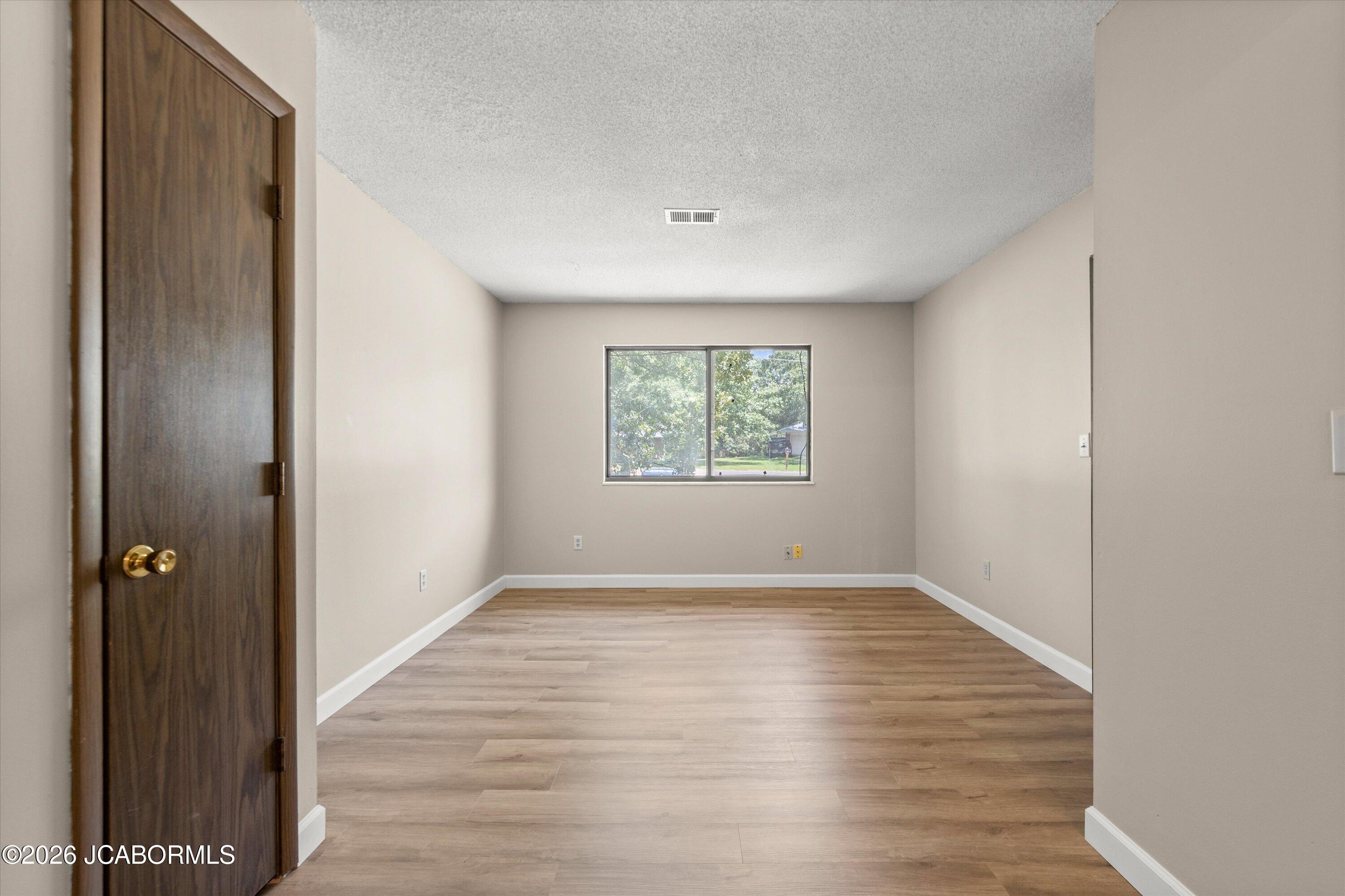 3229 Cassidy Road Jefferson City, MO 65101 - Photo 6 of 43