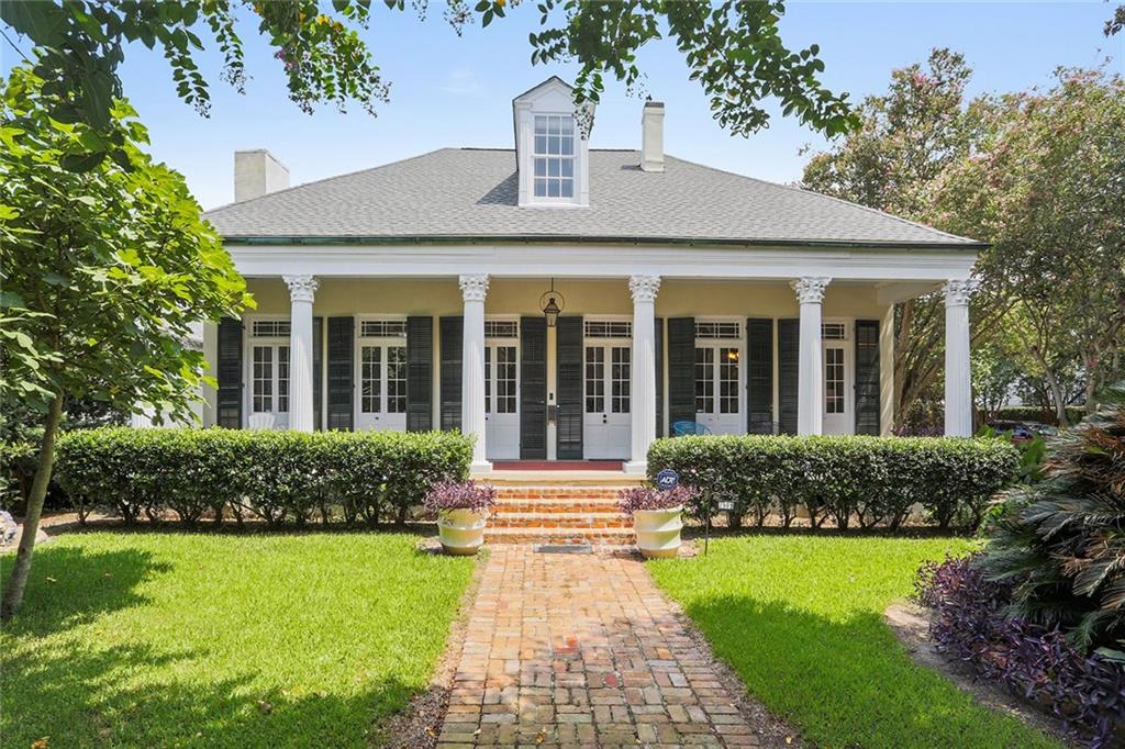 2905 Grand Rte Saint John Street New Orleans, LA 70119 - Photo 1 of 28