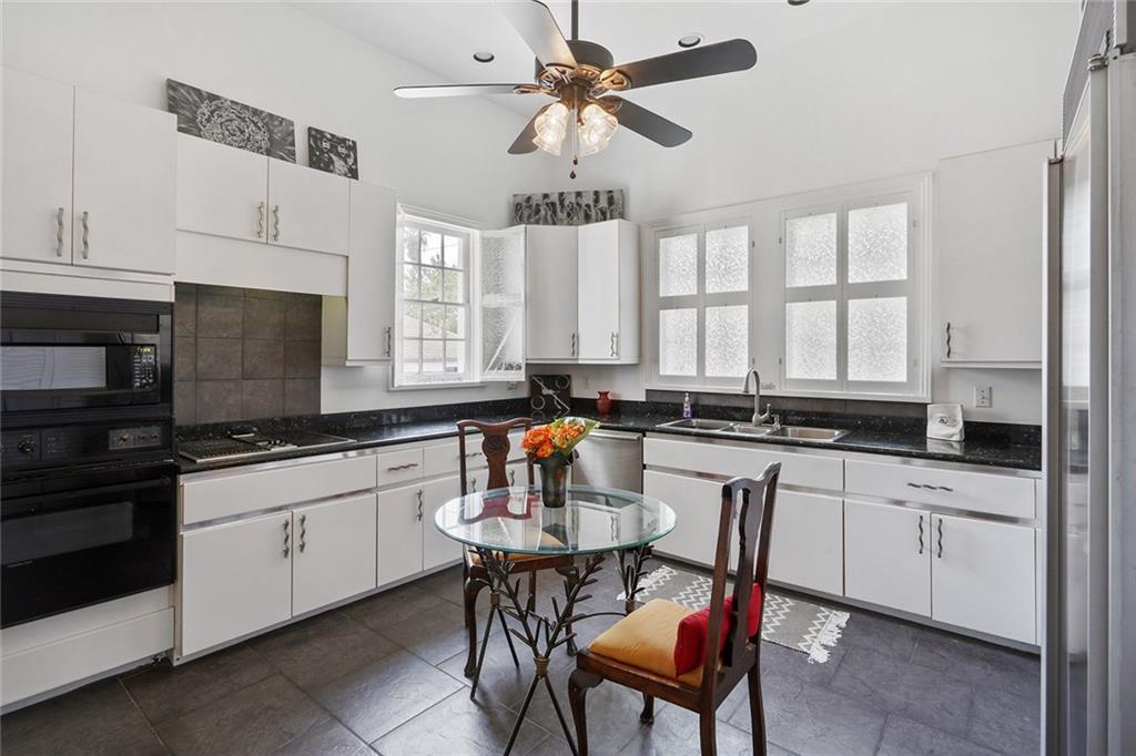 2905 Grand Rte Saint John Street New Orleans, LA 70119 - Photo 11 of 28
