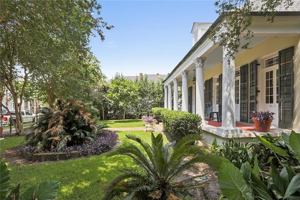 2905 Grand Rte Saint John Street New Orleans, LA 70119 - Photo 3 of 28