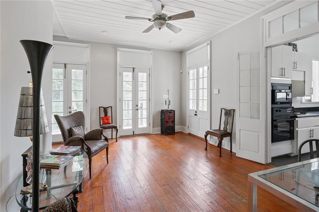 2905 Grand Rte Saint John Street New Orleans, LA 70119 - Photo 10 of 28