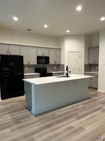 $1,975 | 28542 Middlebrook Way, Denham Springs, LA 70726