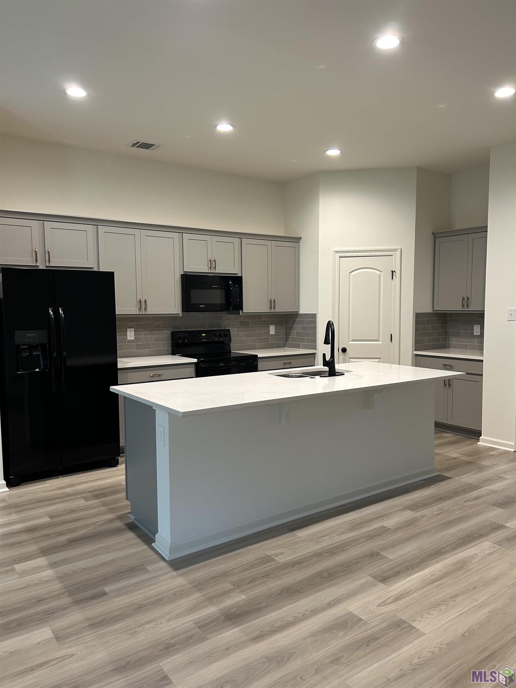 28542 Middlebrook Way Denham Springs, LA 70726 - Photo 3 of 18