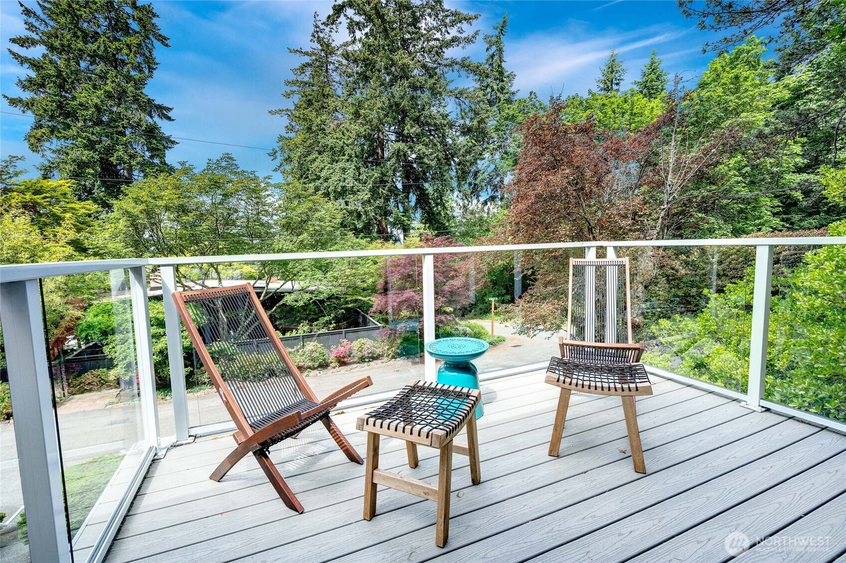 5 Wembley Lane Mercer Island, WA 98040 - Photo 13 of 40 a view of deck with furniture and trees