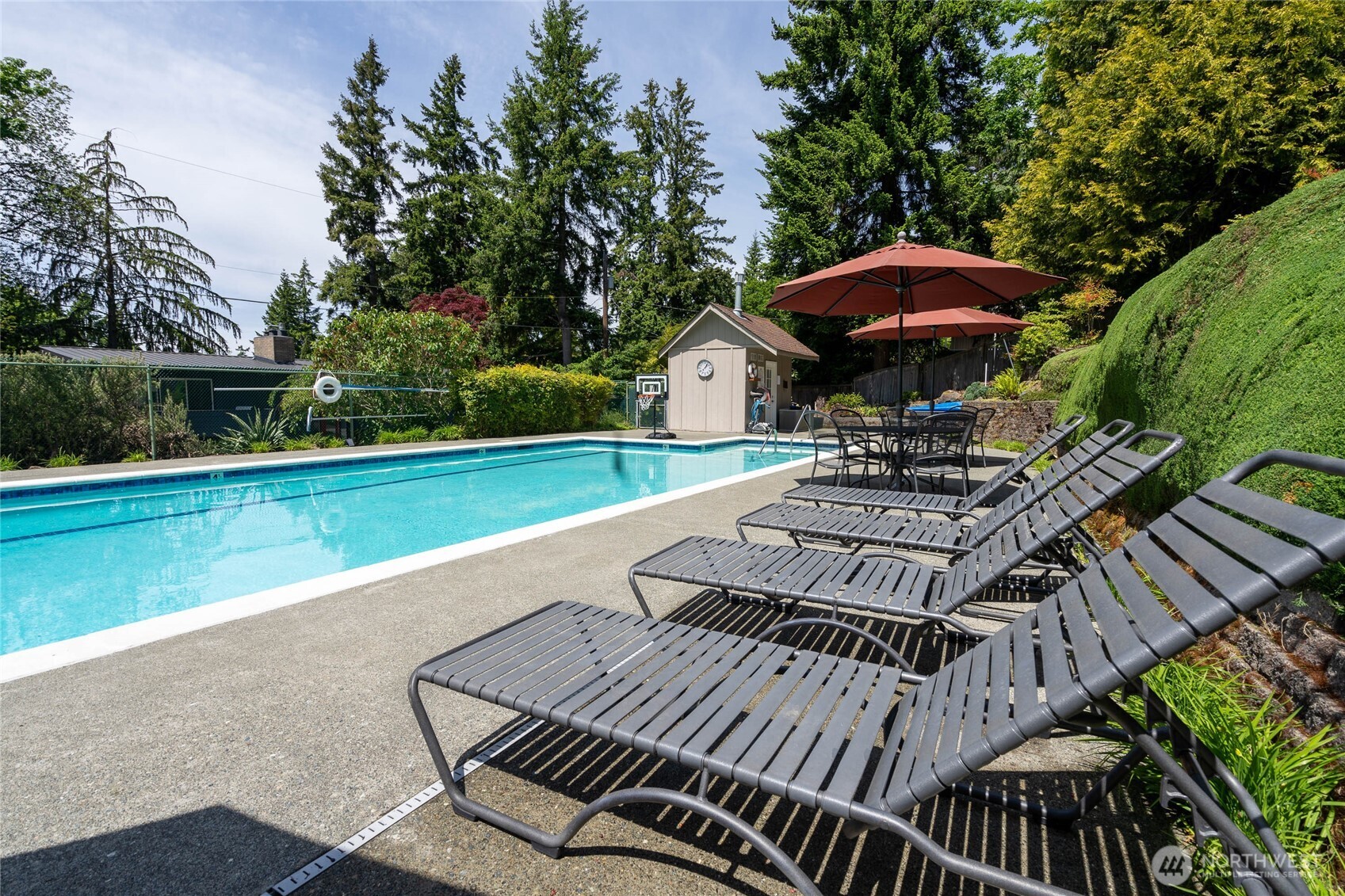 5 Wembley Lane Mercer Island, WA 98040 - Photo 38 of 40 a view of a roof deck with furniture