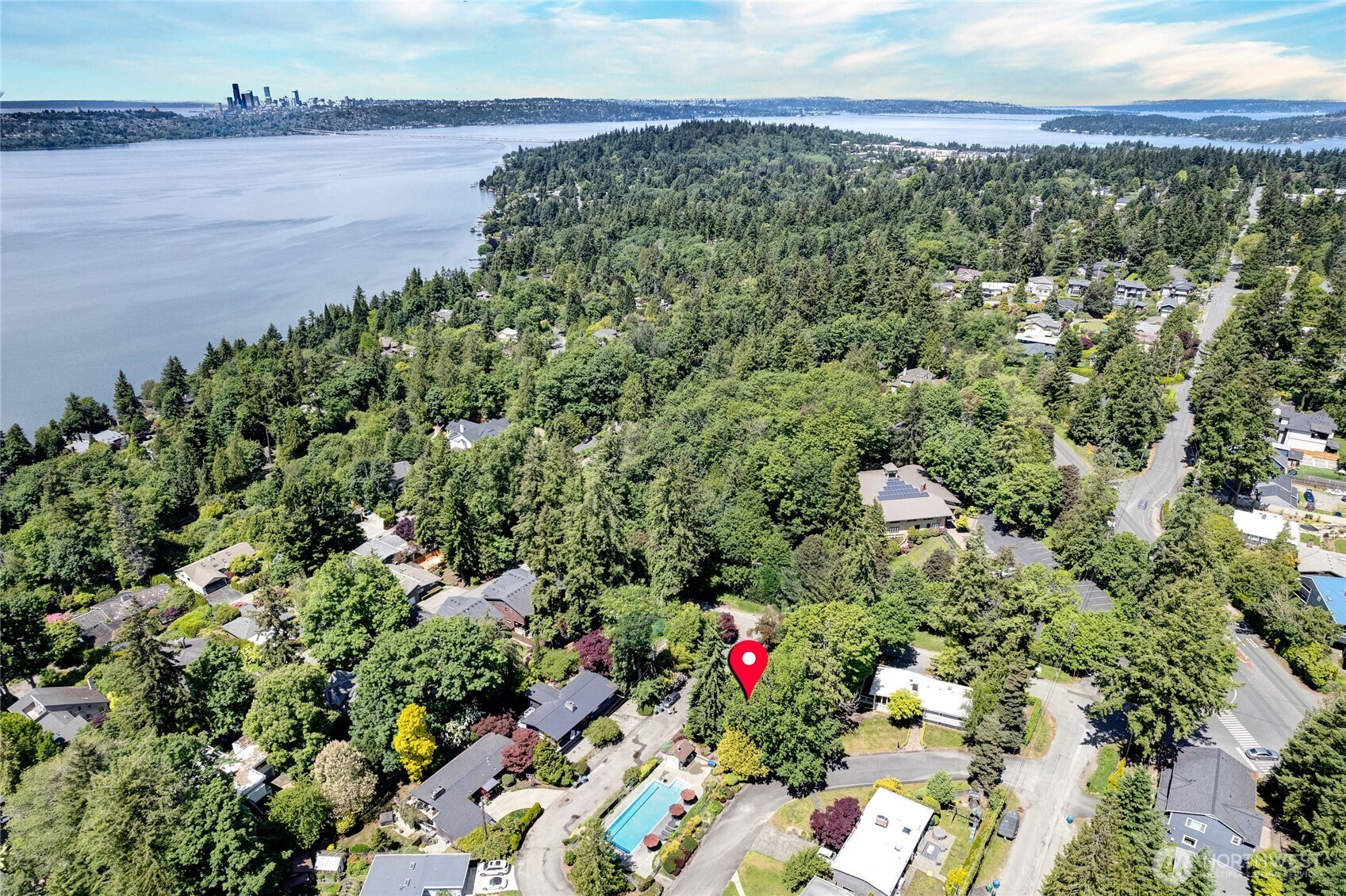 5 Wembley Lane Mercer Island, WA 98040 - Photo 39 of 40 an aerial view of a houses with a yard