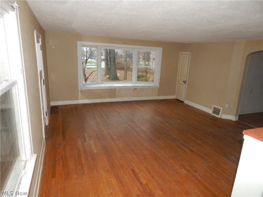 11876 Prospect Road Strongsville, OH 44149 - Photo 12 of 16 Gallery Image 12