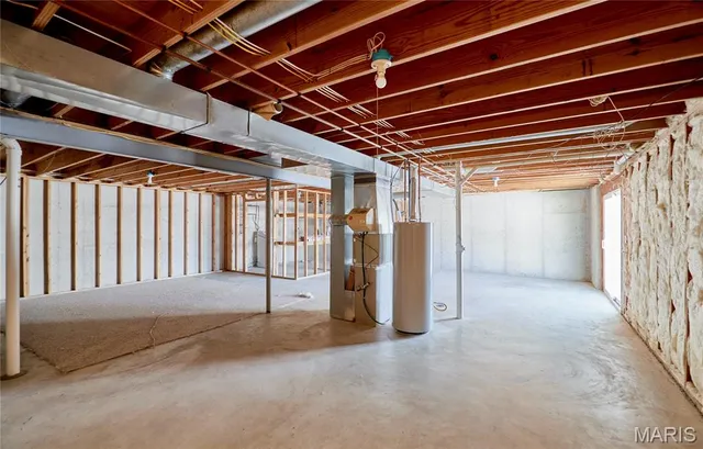 $259,900 | 121 Falcon Way, Winfield, MO 63389