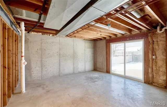 $259,900 | 121 Falcon Way, Winfield, MO 63389