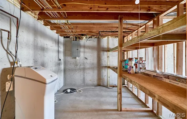 $259,900 | 121 Falcon Way, Winfield, MO 63389