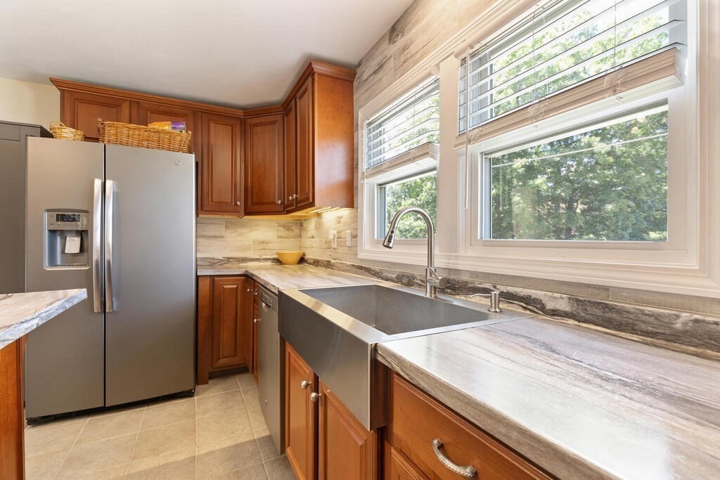 14 Orton Street Worcester, MA 01604 - Photo 11 of 33