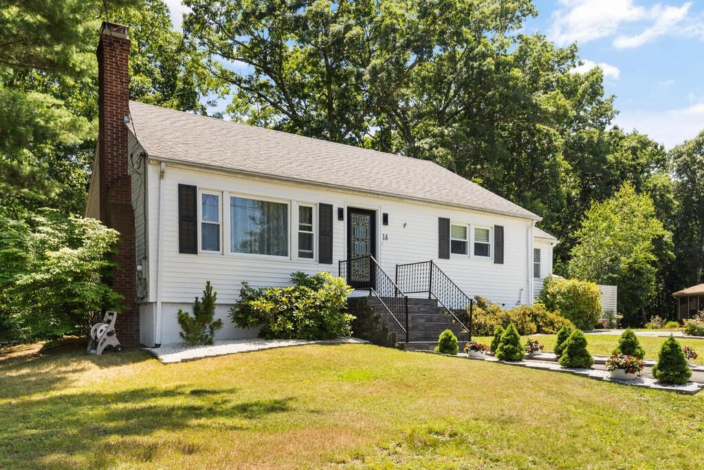 14 Orton Street Worcester, MA 01604 - Photo 2 of 33