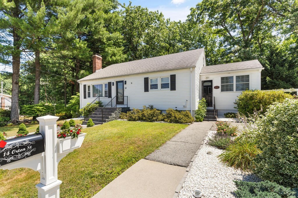 14 Orton Street Worcester, MA 01604 - Photo 3 of 33