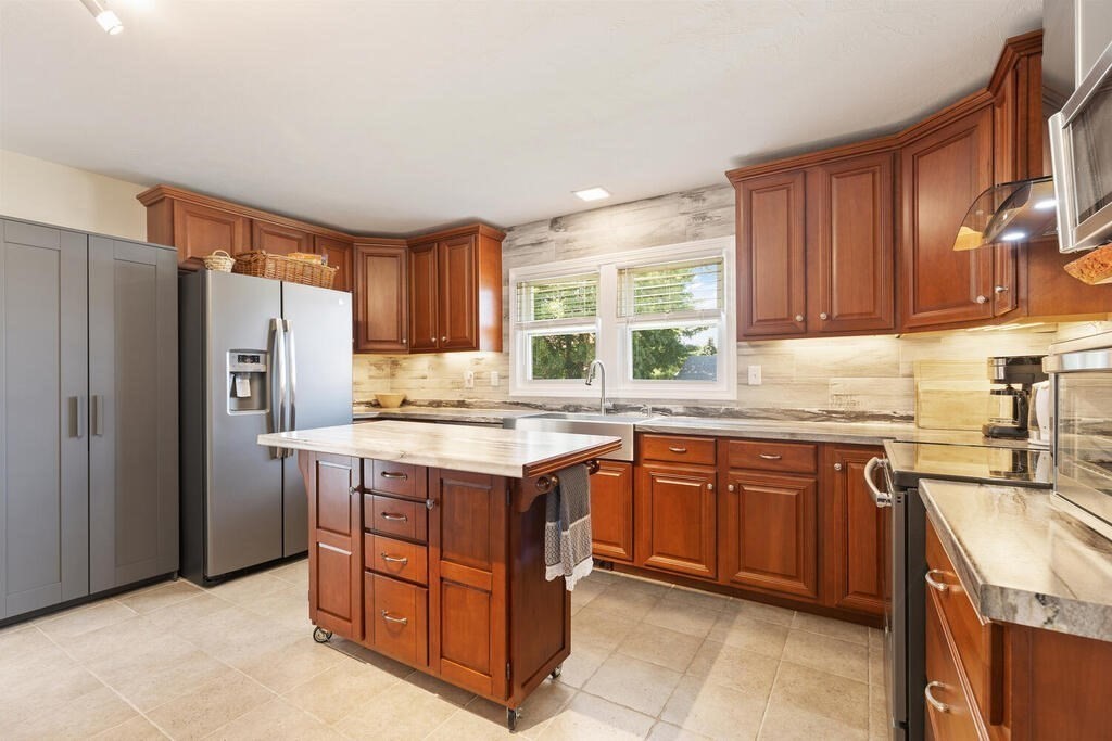 14 Orton Street Worcester, MA 01604 - Photo 7 of 33