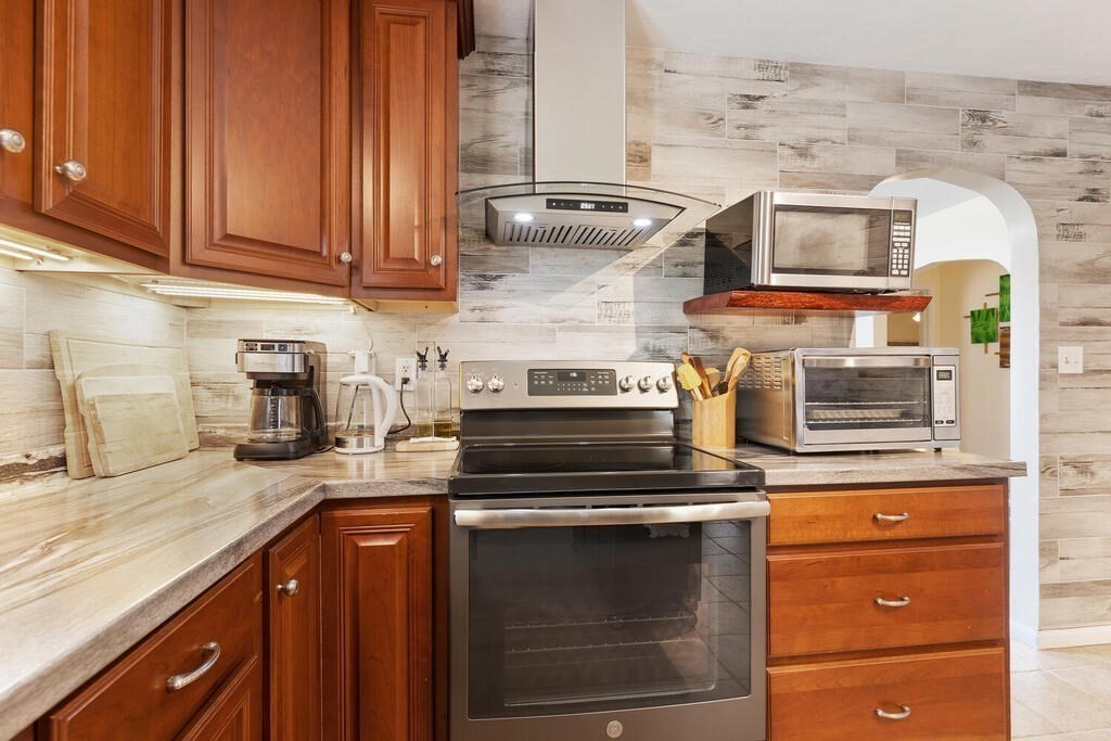 14 Orton Street Worcester, MA 01604 - Photo 10 of 33