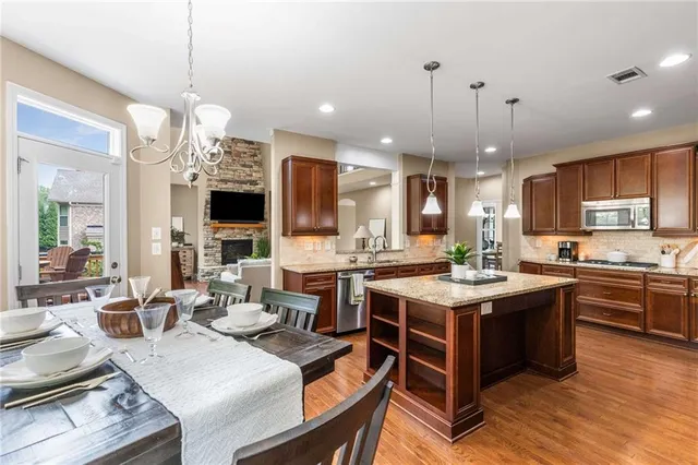 $800,000 | 107 Millstone Manor Court, Woodstock, GA 30188