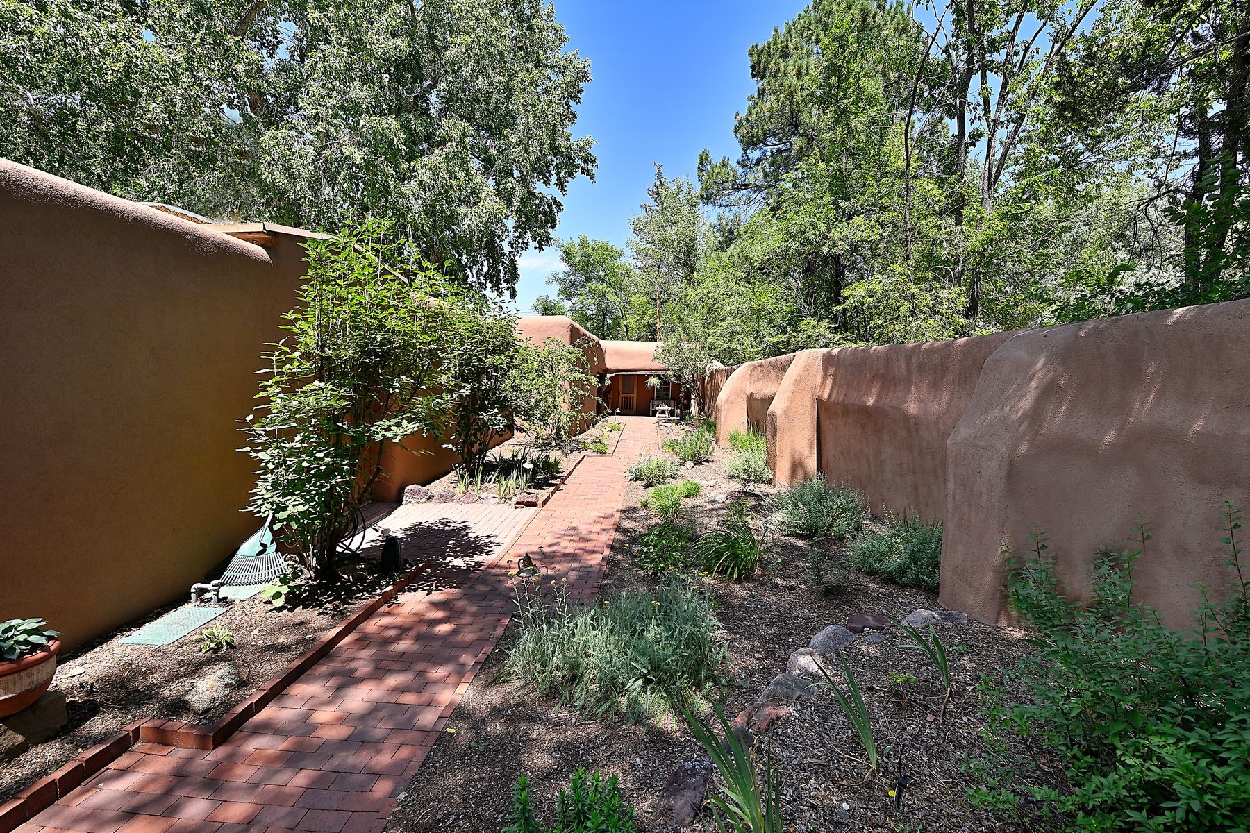191 Tesuque Village Road, Unit A Santa Fe, NM 87506 - Photo 31 of 32
