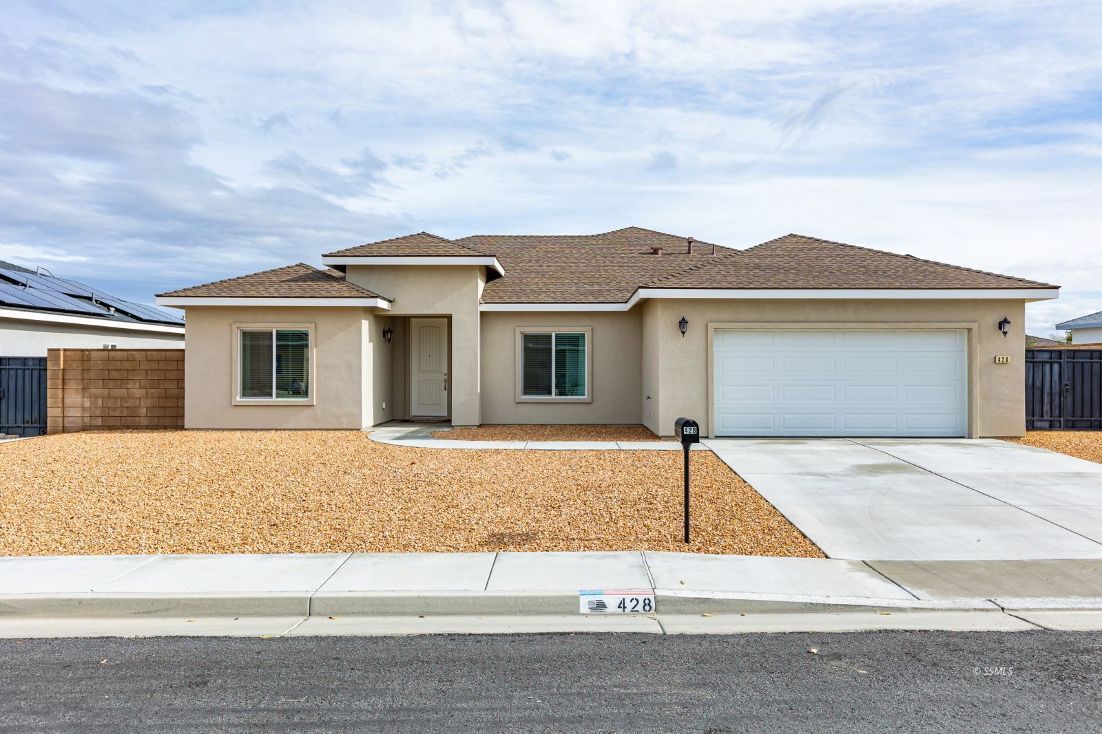 428 Thomas Street Ridgecrest, CA 93555 - Photo 1 of 37 Gallery Image 1