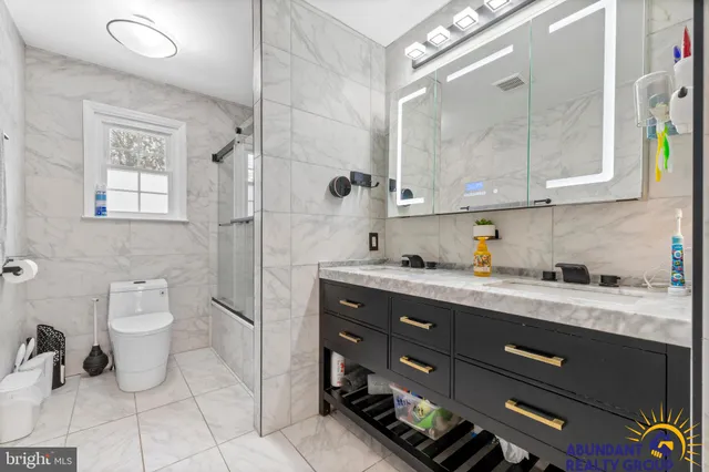 $925,000 | 24 Exton Circle, Cherry Hill, NJ 08003