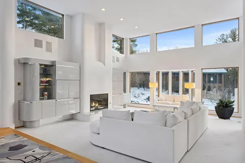 $1,700,000 | 16141 McGinty Road West, Minnetonka, MN 55391