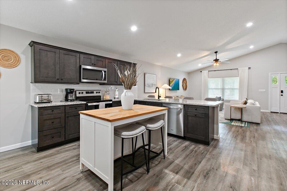 402 El Rey Avenue St. Augustine, FL 32084 - Photo 6 of 18 06-Kitchen
