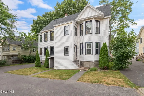 $300,000 | 918 Park Avenue, Schenectady, NY 12308