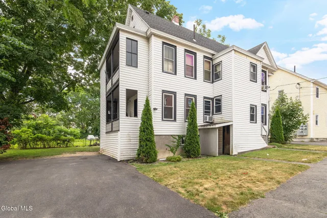 $300,000 | 918 Park Avenue, Schenectady, NY 12308