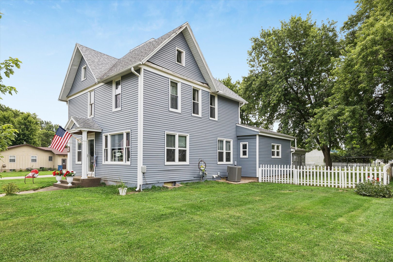 313 Grove Street Calamus, IA 52729 - Photo 2 of 40