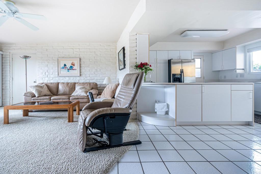 69850 Highway 111, Unit 18 Rancho Mirage, CA 92270 - Photo 16 of 41 a living room with furniture