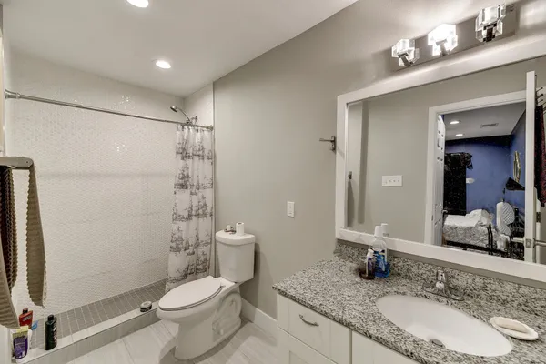 $1,600 | 935 La Posada Drive, Unit 213, Austin, TX 78752