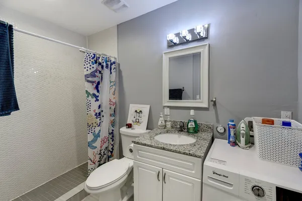 $1,600 | 935 La Posada Drive, Unit 213, Austin, TX 78752