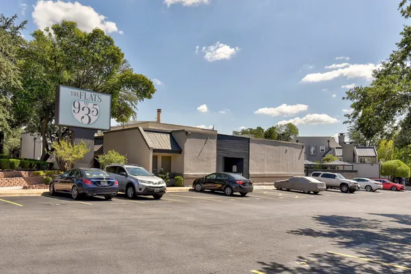 $1,600 | 935 La Posada Drive, Unit 213, Austin, TX 78752