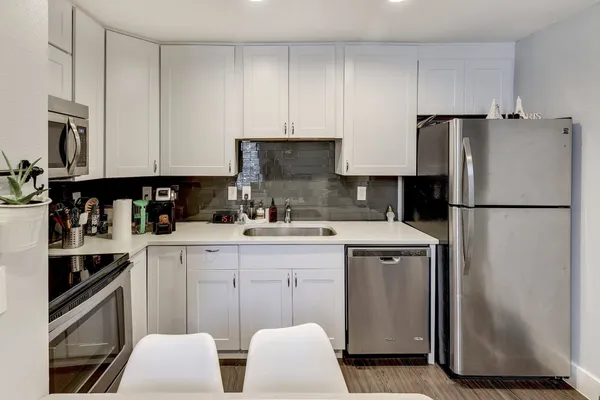 $1,600 | 935 La Posada Drive, Unit 213, Austin, TX 78752