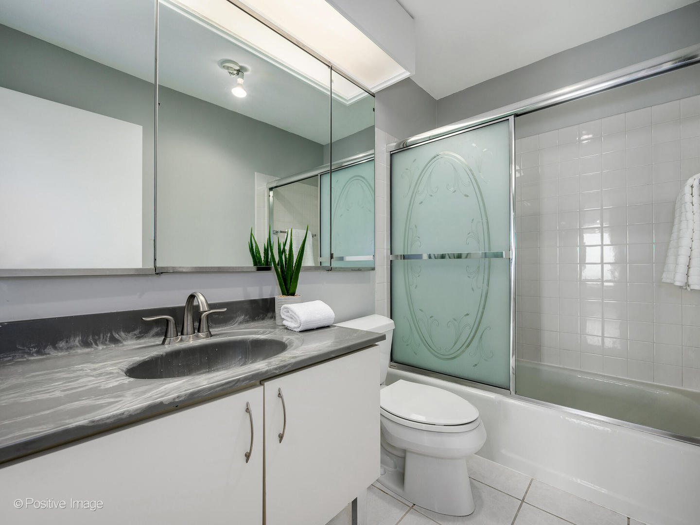 155 North Harbor Drive, Unit 2011 Chicago, IL 60601 - Photo 21 of 30