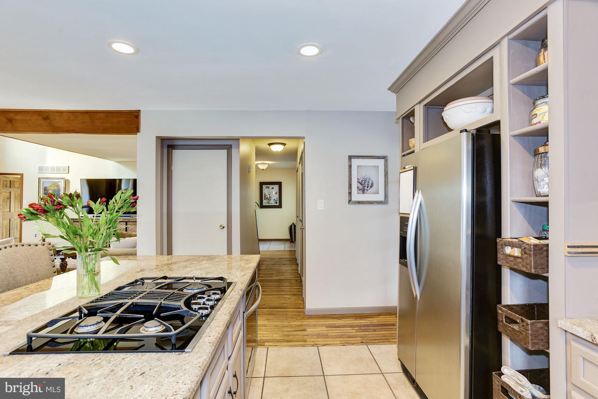 692 Woodlane Road Westampton, NJ 08060 - Photo 13 of 59 Gas Stove