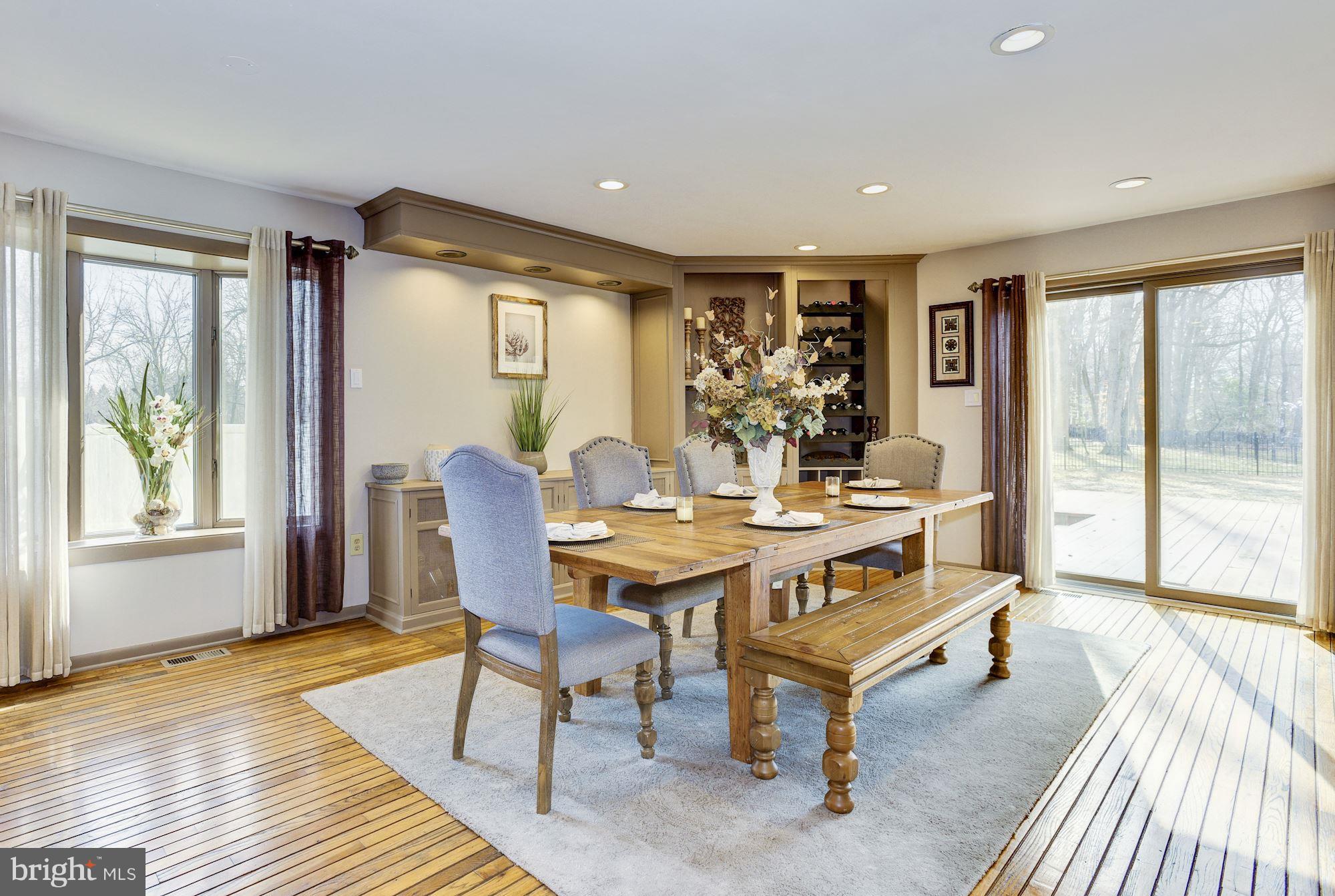692 Woodlane Road Westampton, NJ 08060 - Photo 16 of 59 Breakfast Room with view of yard