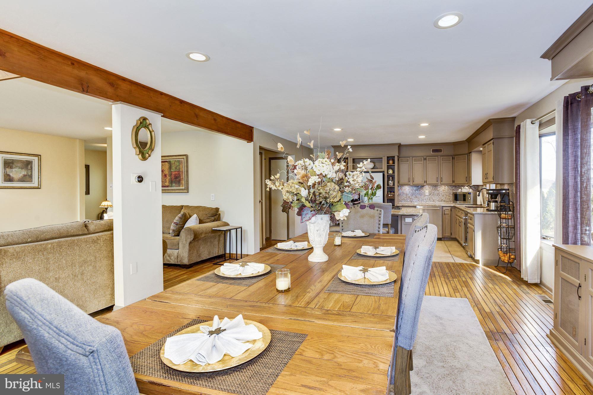 692 Woodlane Road Westampton, NJ 08060 - Photo 17 of 59 Breakfast Room