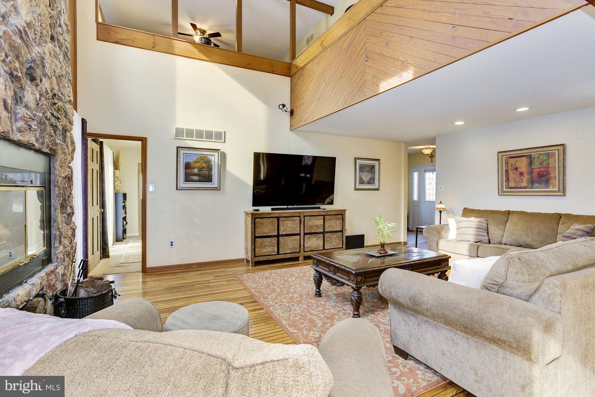 692 Woodlane Road Westampton, NJ 08060 - Photo 28 of 59 2 story Great Room