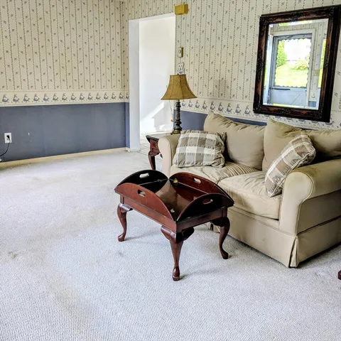 $362,400 | 41 Walnut Hill Drive, Worcester, MA 01602