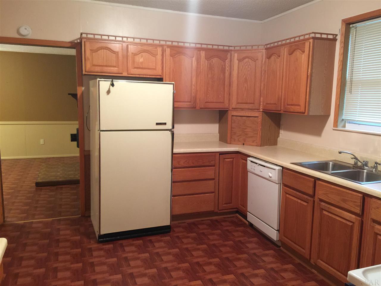 577 West Roberts Road Cantonment, FL 32533 - Photo 10 of 25 Gallery Image 10