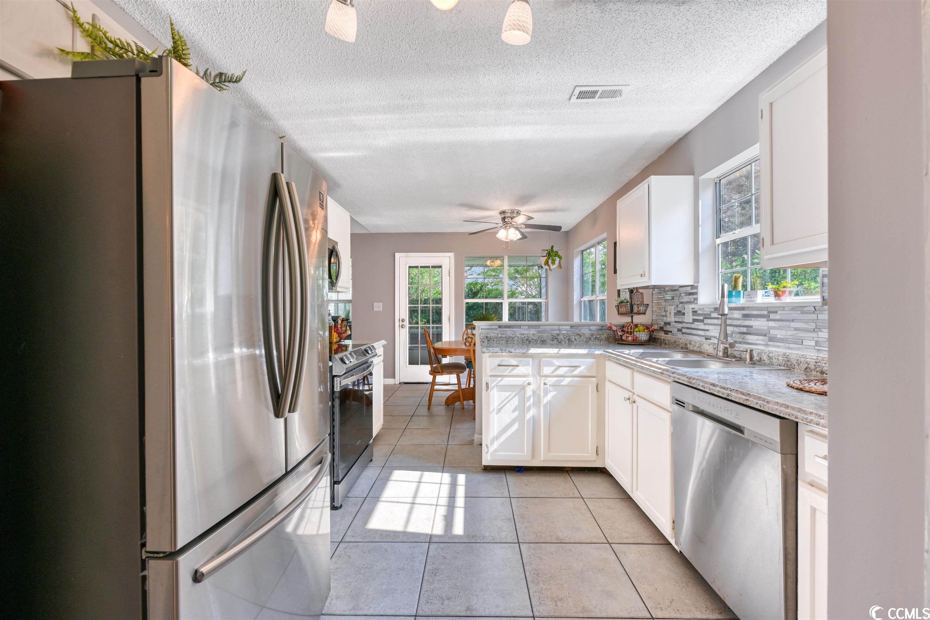 9715 Kings Grant Drive Murrells Inlet, SC 29576 - Photo 8 of 39