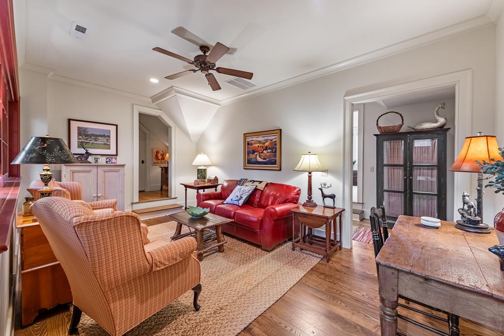 1115 Outlook Road Murphy, NC 28906 - Photo 35 of 60 a living room with furniture