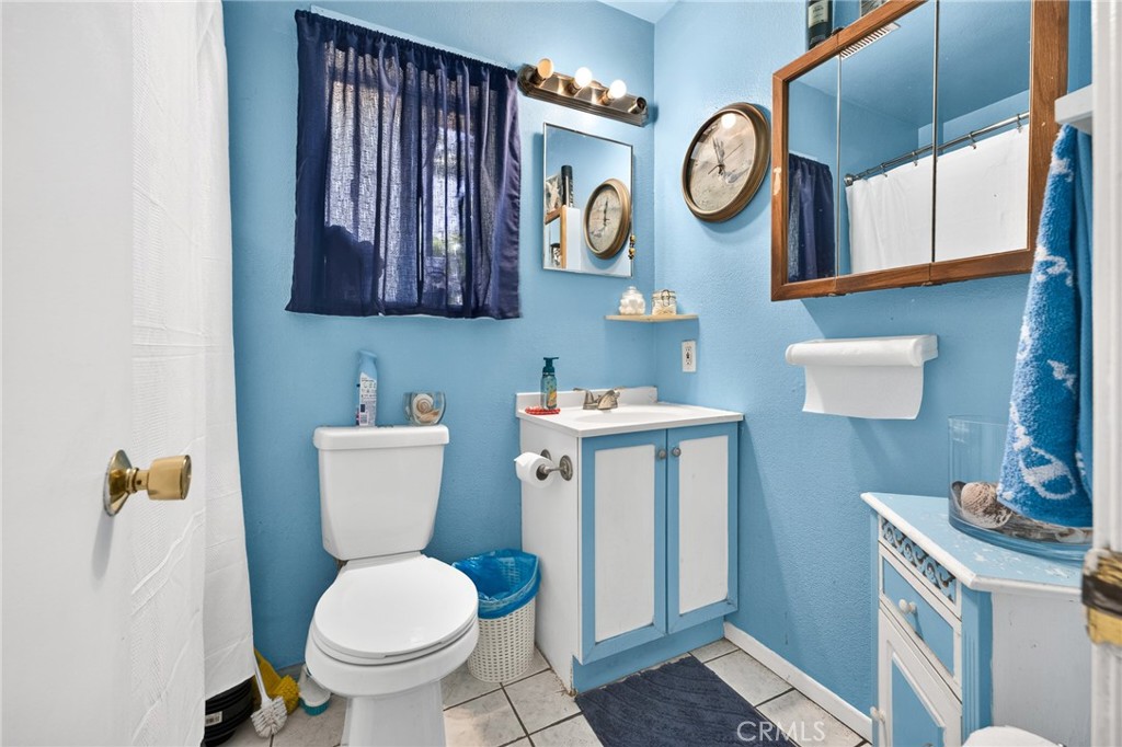 3773 Taft Street Riverside, CA 92503 - Photo 5 of 13 Bathroom