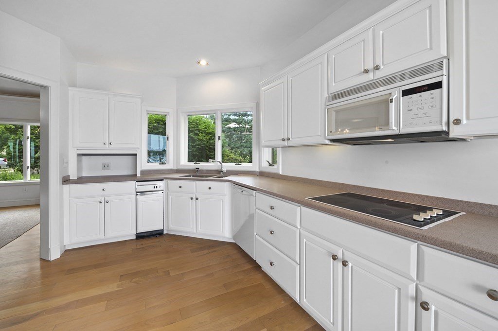 9 Redstone Lane Marblehead, MA 01945 - Photo 17 of 31