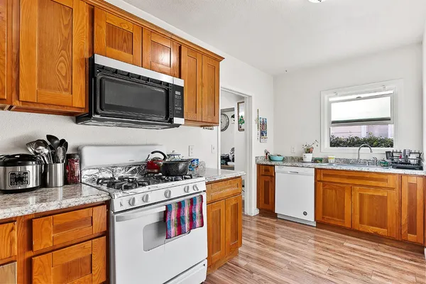 $599,900 | 1909 Verano Street, Sacramento, CA 95838