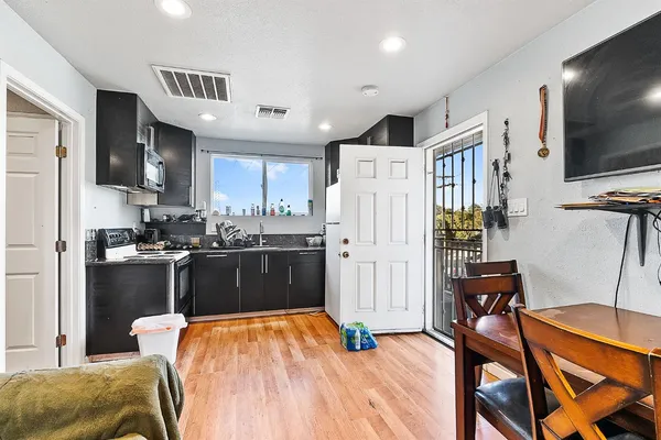 $599,900 | 1909 Verano Street, Sacramento, CA 95838